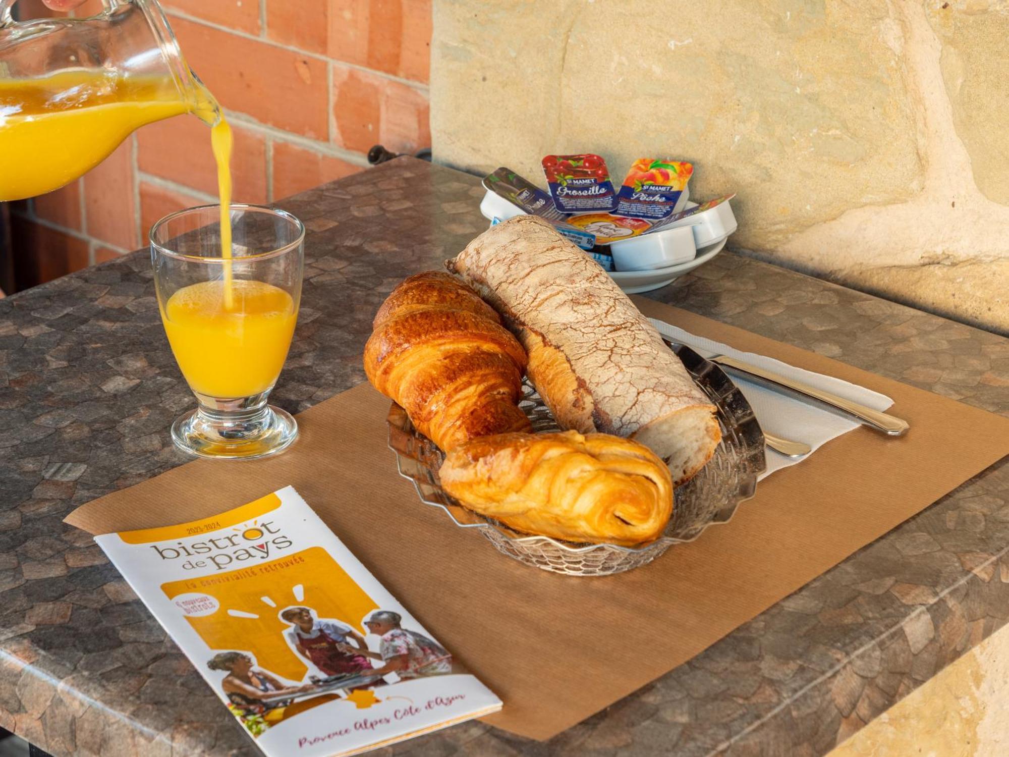 Logis Hotel Beausejour Berre-les-Alpes Ngoại thất bức ảnh